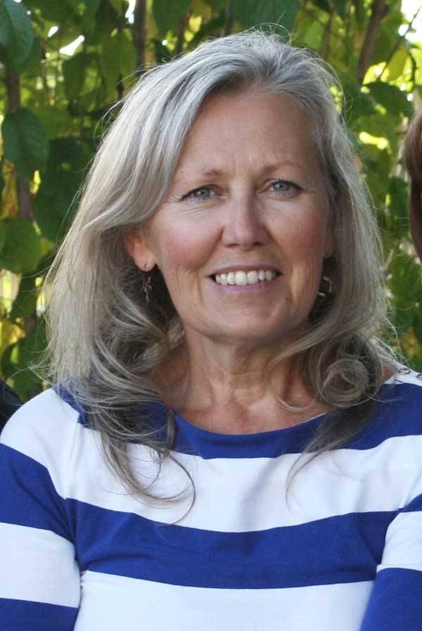 Bobbi Dunlop profile picture Artist mentor Bobbi Dunlop
